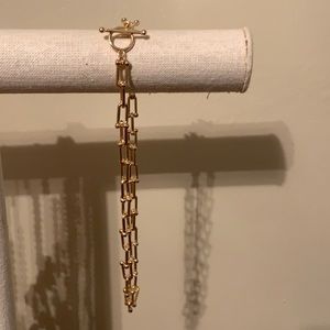 Gold chain necklace